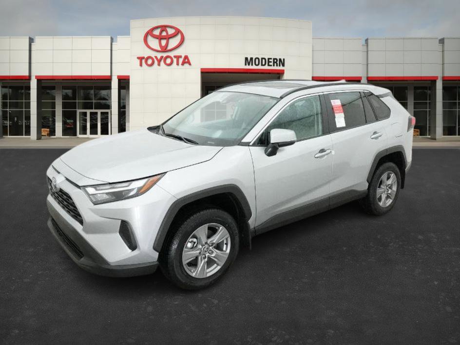 2025 Toyota RAV4 XLE's photo