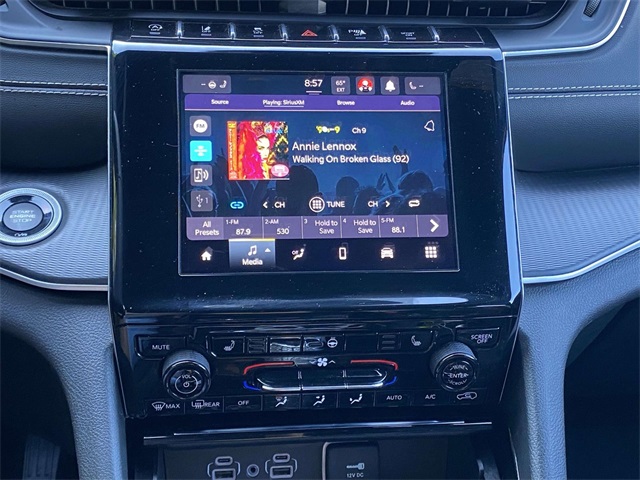 2023 Jeep Grand Cherokee Altitude photo 26