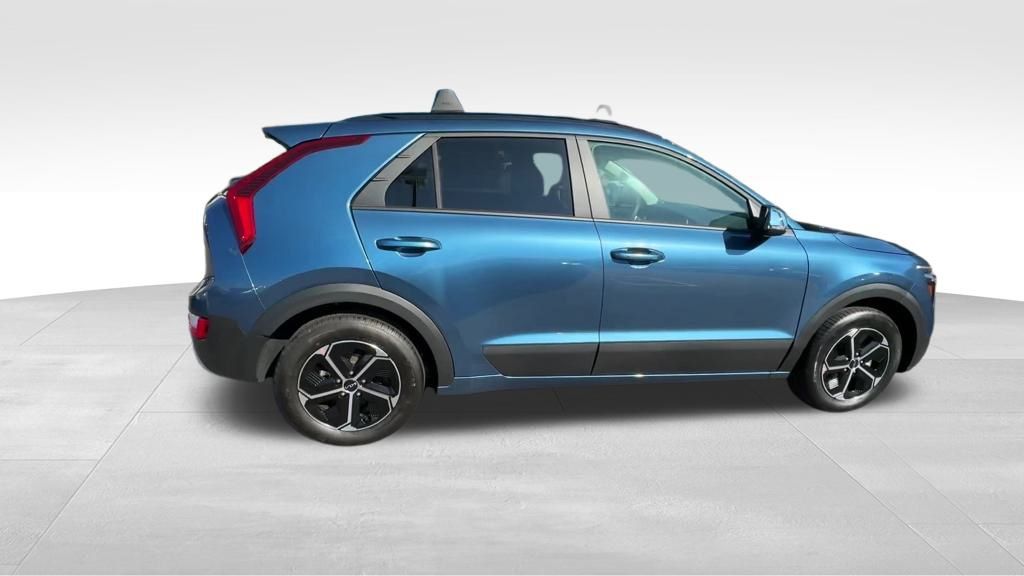 2025 Kia Niro EX photo 6