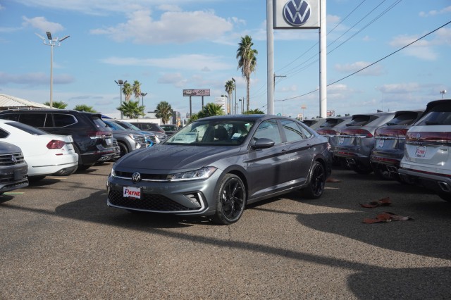 2026 Volkswagen Jetta SE's photo