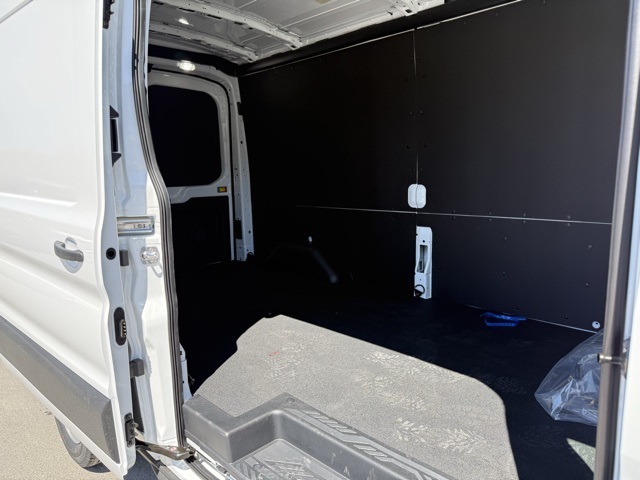 2025 Ford Transit photo 3
