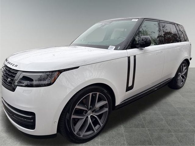 2025 Land Rover Range Rover SE's photo