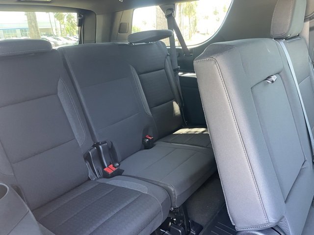 2025 Chevrolet Suburban LS photo 20