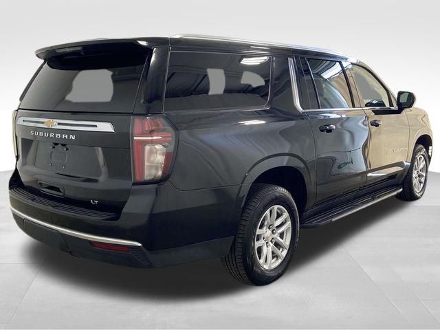 2023 Chevrolet Suburban LT photo 3