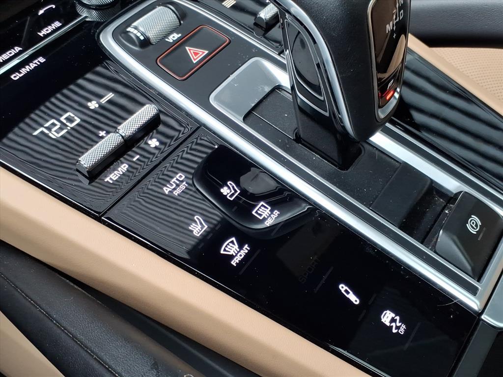 2023 Porsche Cayenne Coupe Platinum Edition photo 12