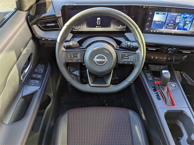 2026 Nissan Kicks SR photo 6