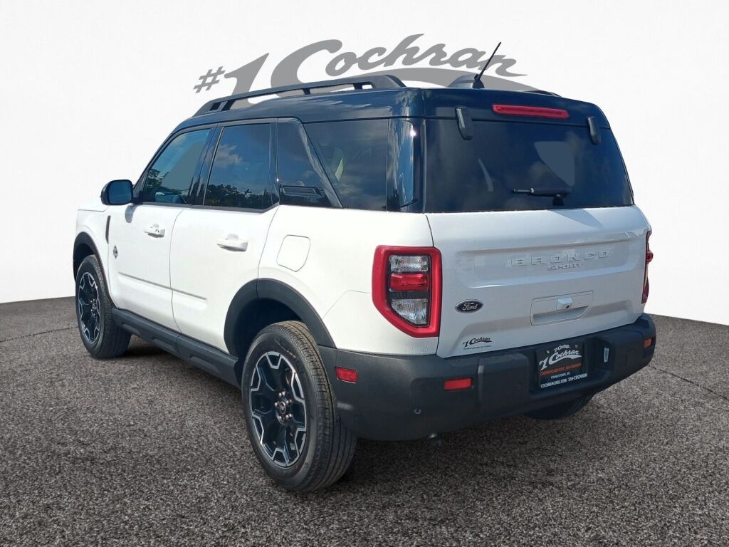 2025 Ford Bronco Sport Outer Banks photo 2