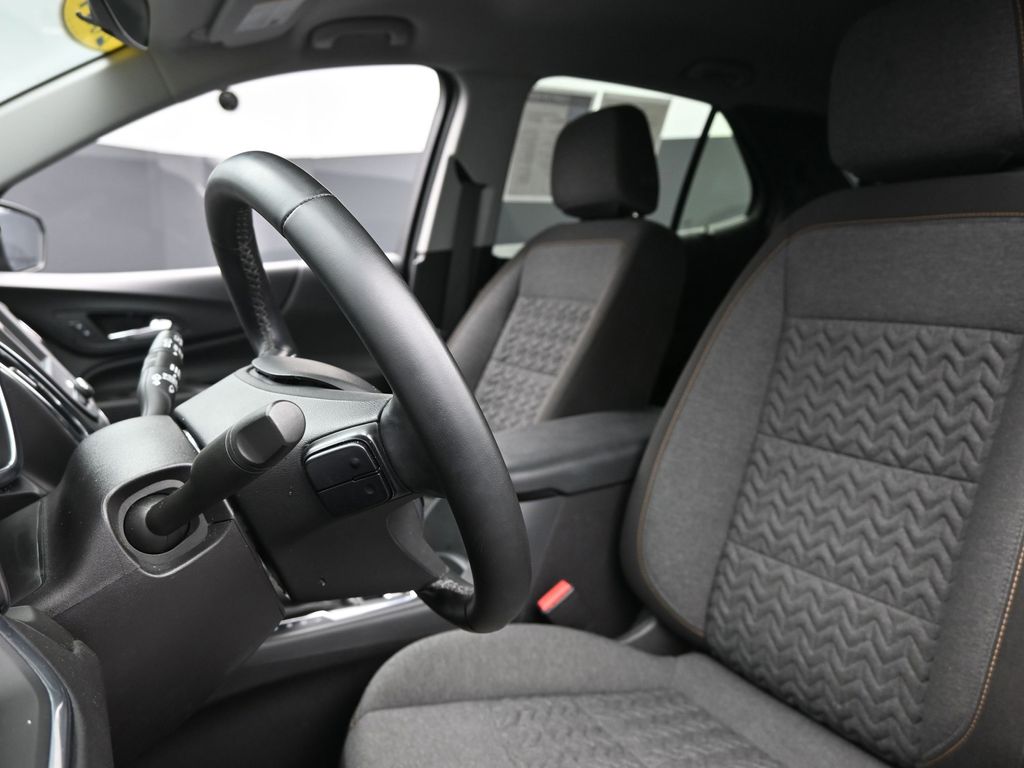 2024 Chevrolet Equinox LT photo 12