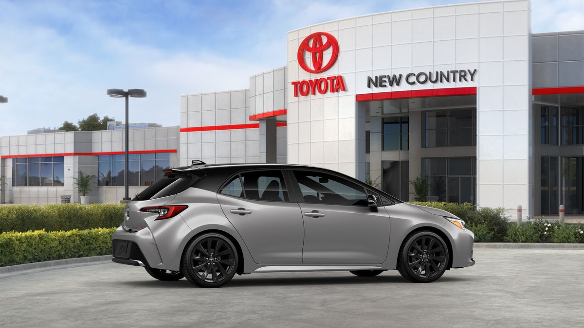 2025 Toyota Corolla XSE photo 11