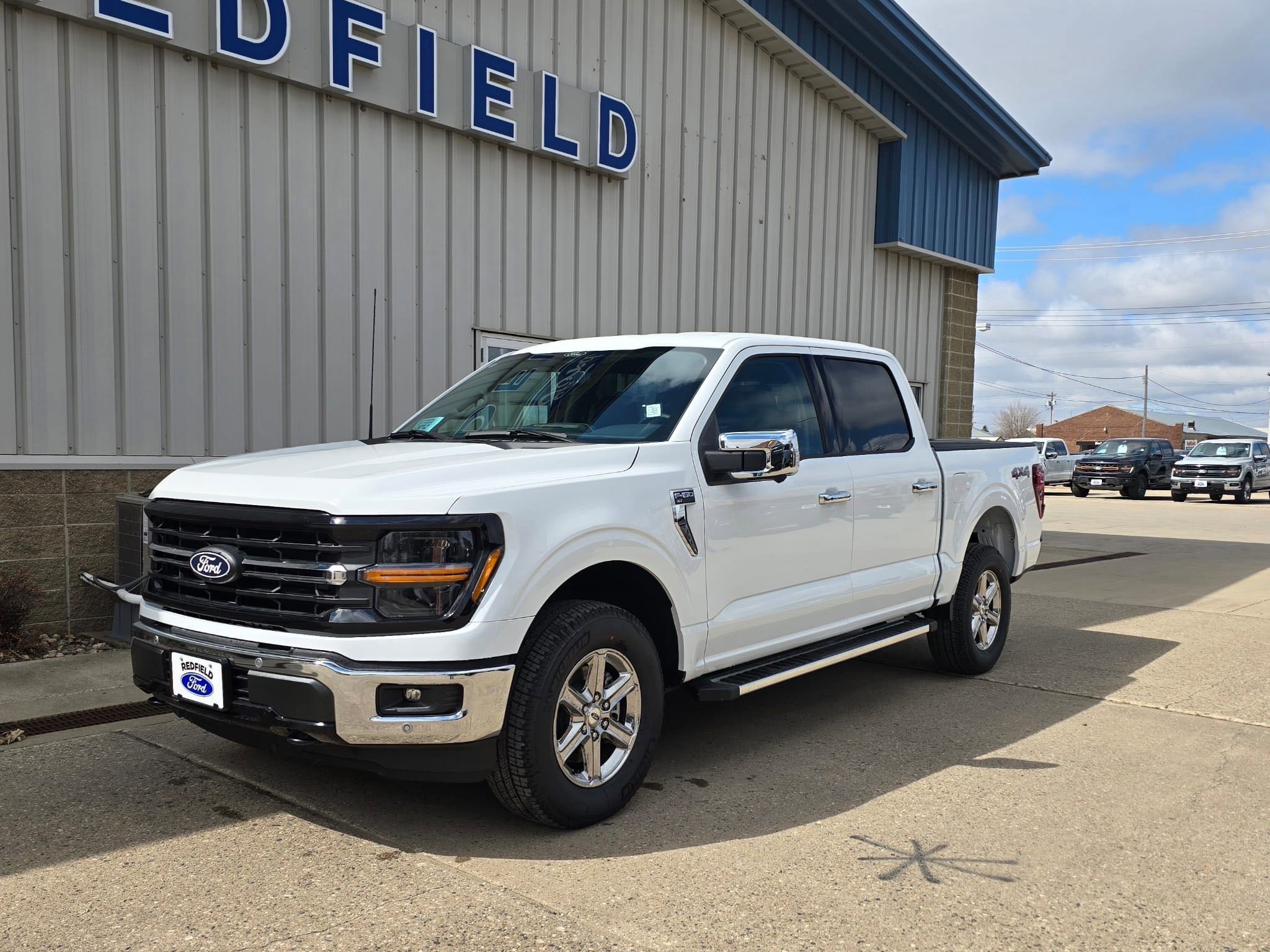 2025 Ford F-150 XLT photo 2