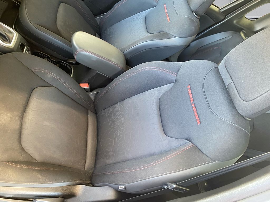 2023 Jeep Renegade Trailhawk photo 8