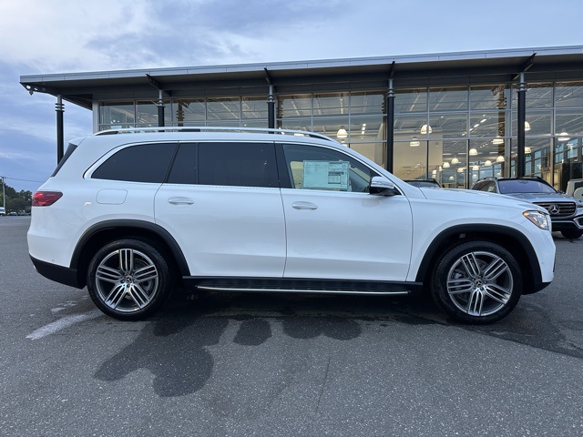 2026 Mercedes Benz GLS 450 4MATIC photo 6
