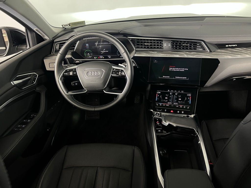 2023 Audi e-tron Premium Plus photo 2