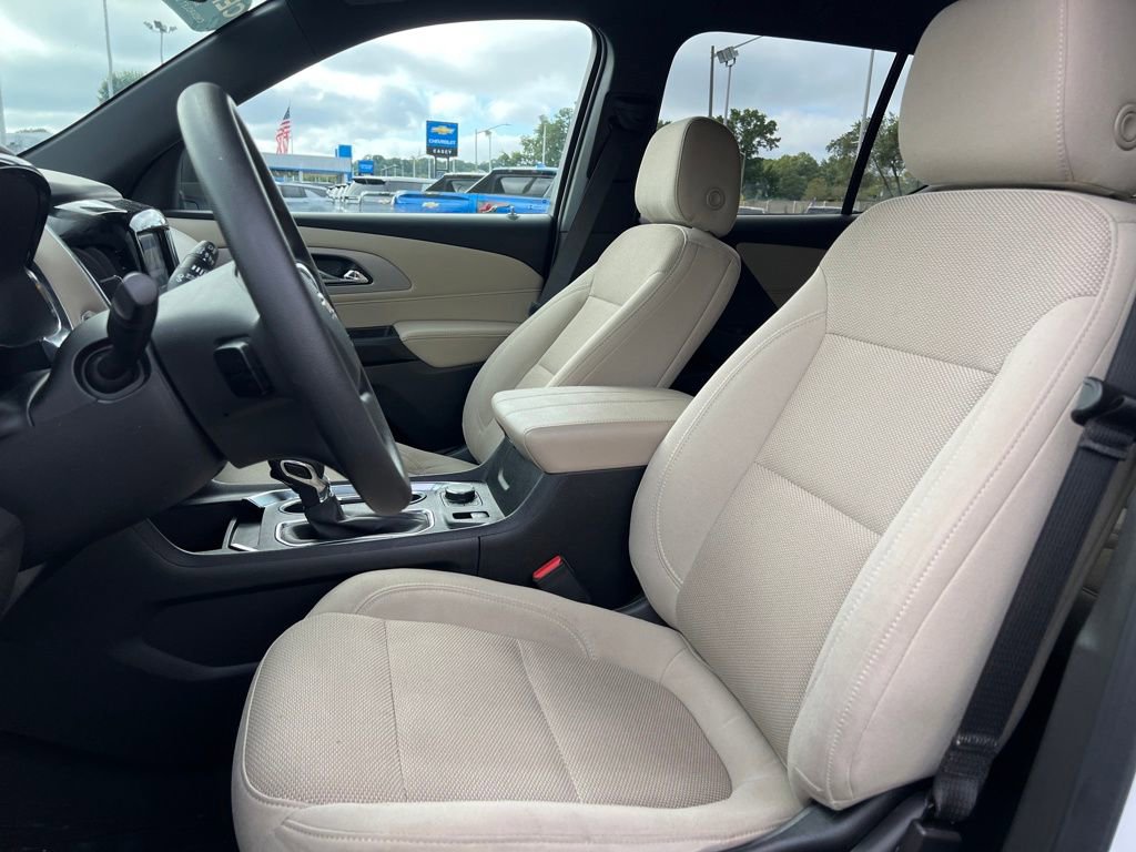 2022 Chevrolet Traverse LS photo 4