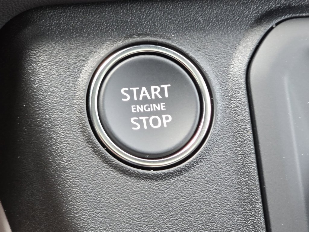 2025 Land Rover Defender 110 X-Dynamic SE photo 10