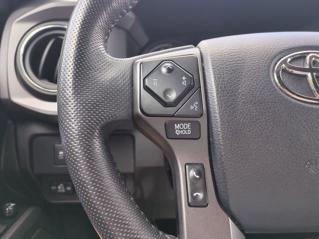 2023 Toyota Tacoma TRD Off-Road V6 photo 22