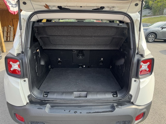 2021 Jeep Renegade Latitude photo 12