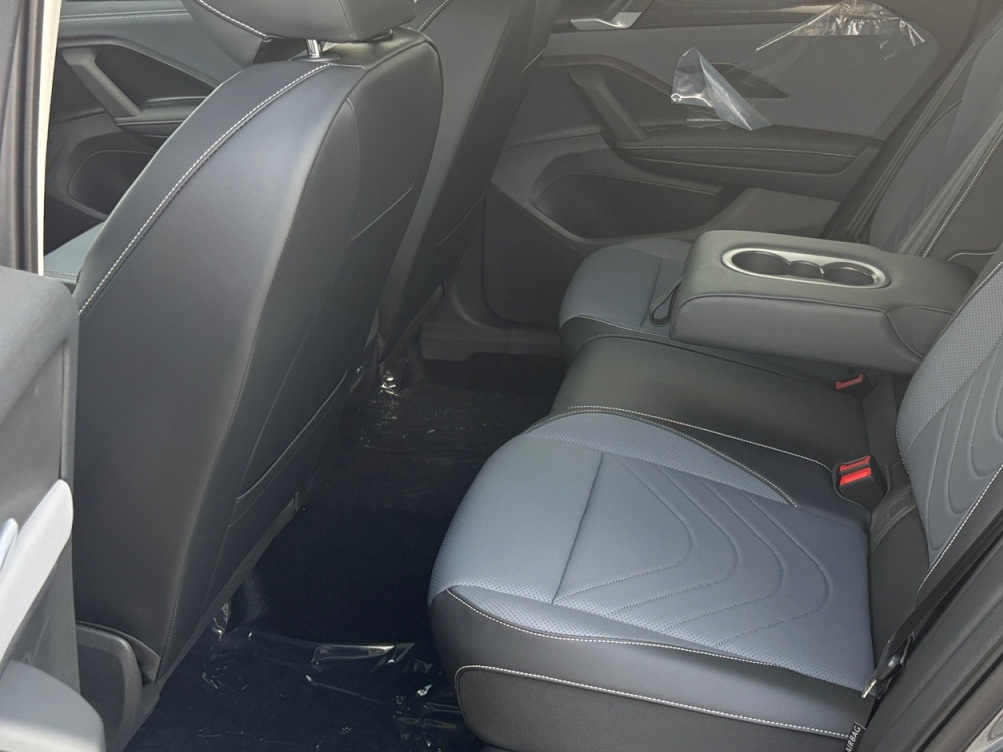 2025 Volkswagen Tiguan SE photo 22