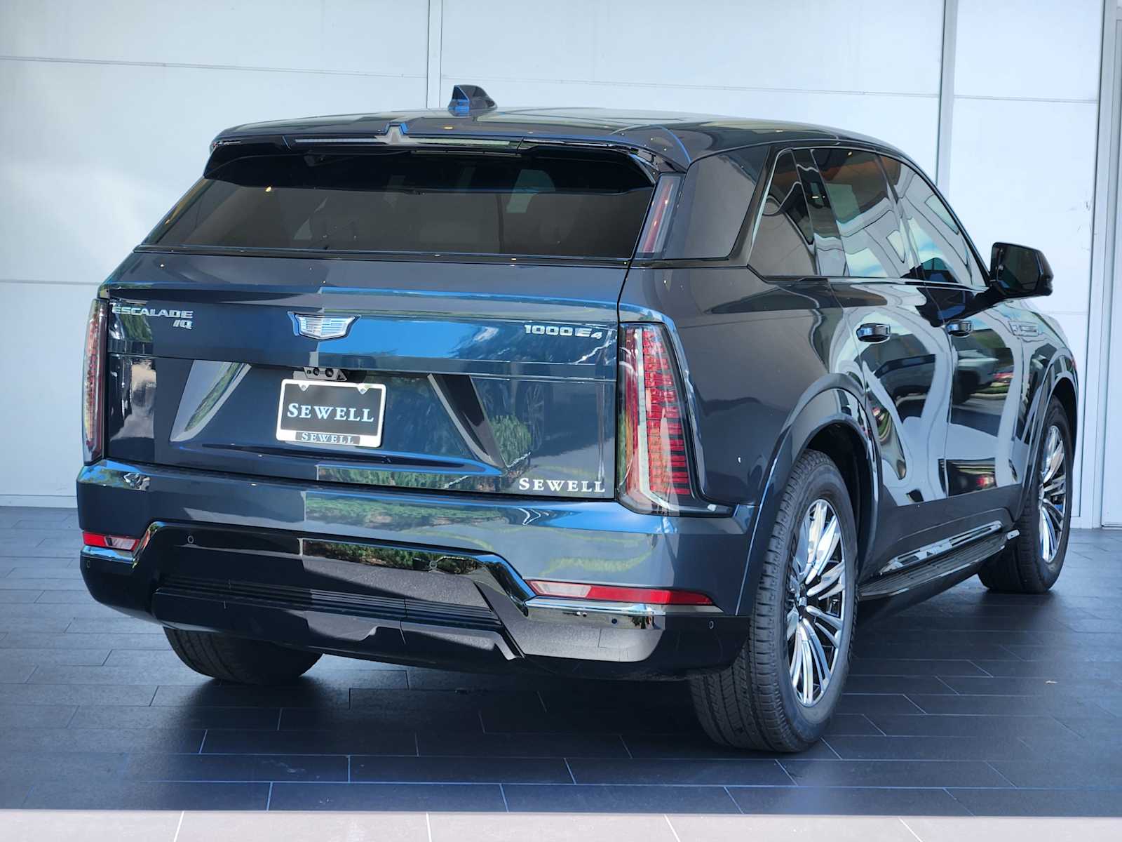 2026 Cadillac Escalade IQ Sport photo 3