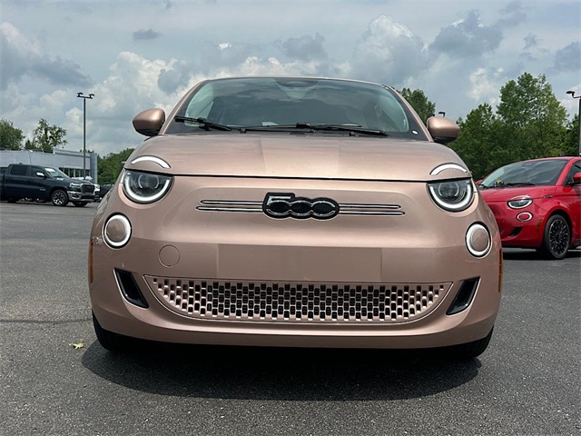 2025 Fiat 500e La Prima photo 2