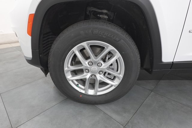 2025 Jeep Grand Cherokee Laredo X photo 26