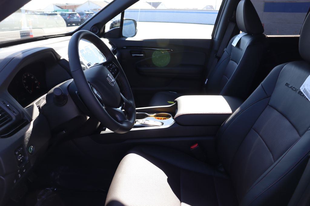 2025 Honda Ridgeline Black Edition photo 27