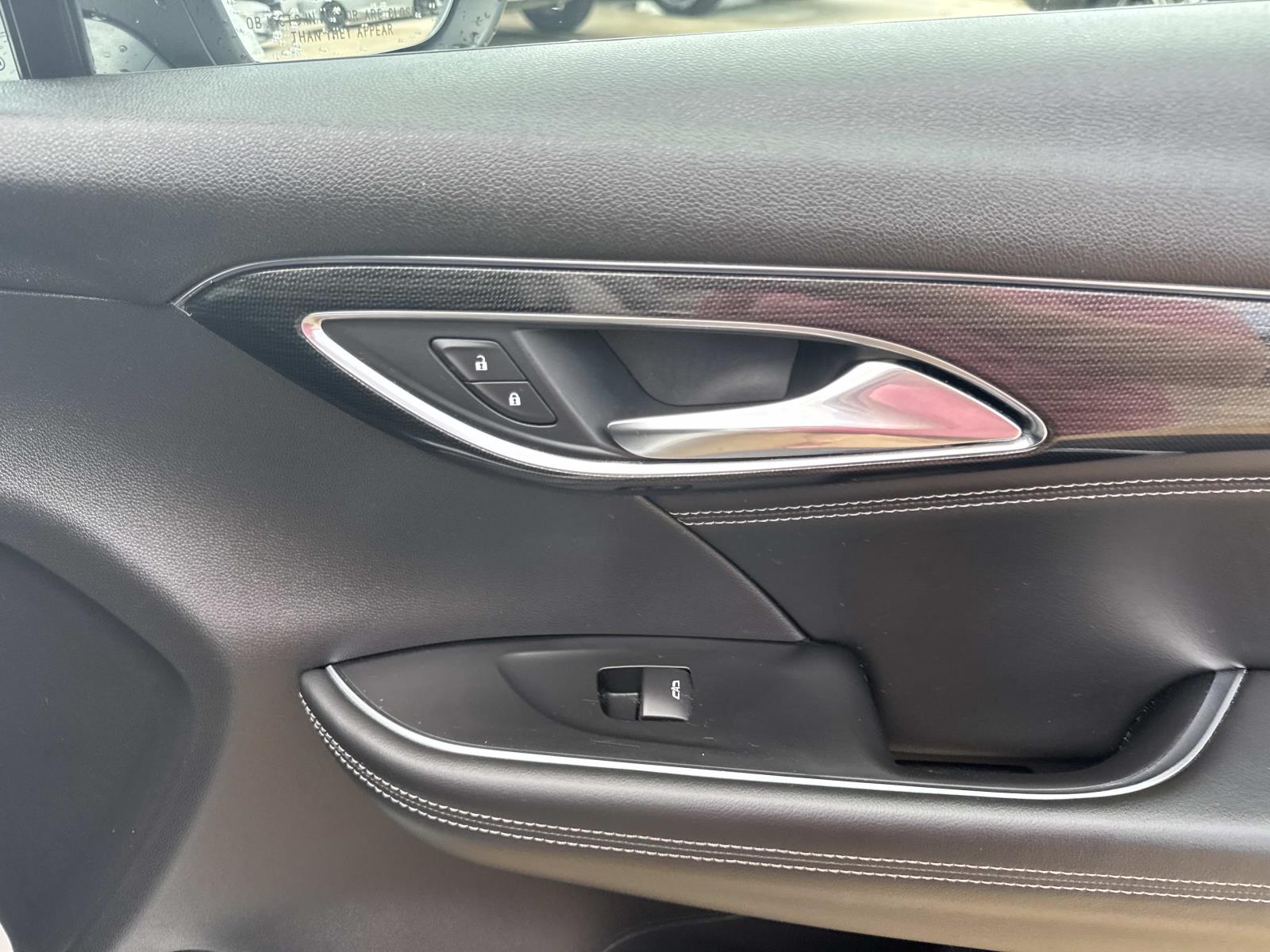 2022 Buick Envision Essence photo 14