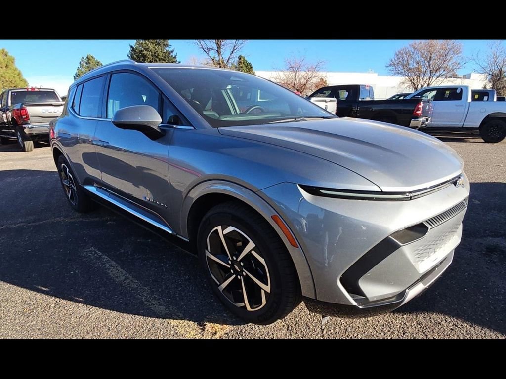 2025 Chevrolet Equinox EV LT's photo