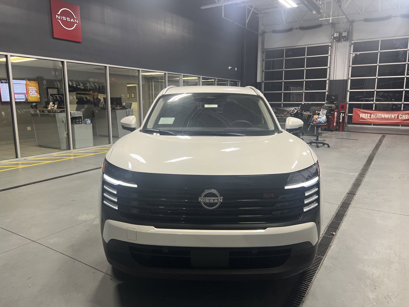 2025 Nissan Kicks SR photo 4