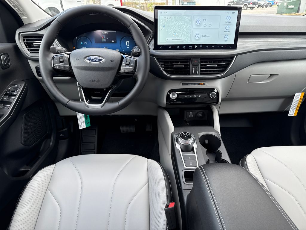 2026 Ford Escape Hybrid Platinum photo 4