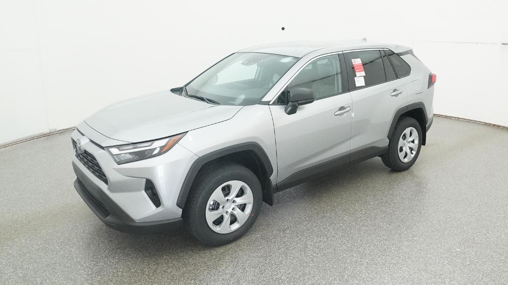 2025 Toyota RAV4 LE's photo