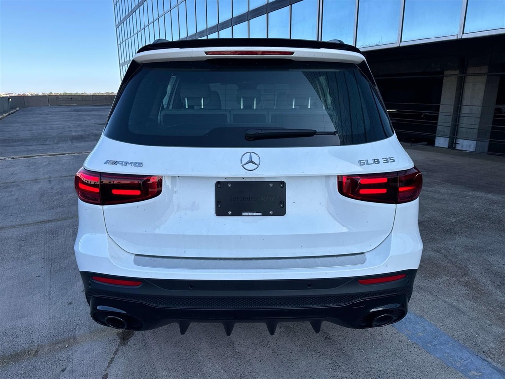 2025 Mercedes Benz GLB 35 AMG 4MATIC photo 4