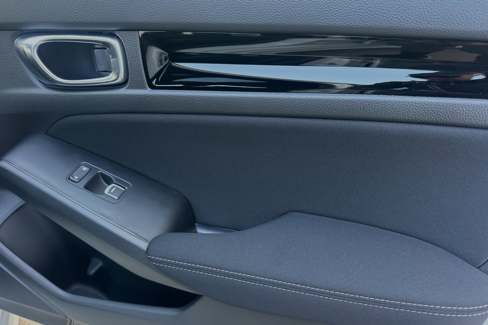 2025 Honda Civic Hybrid Sport photo 13