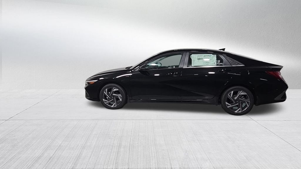 2025 Hyundai Elantra Hybrid Limited photo 2