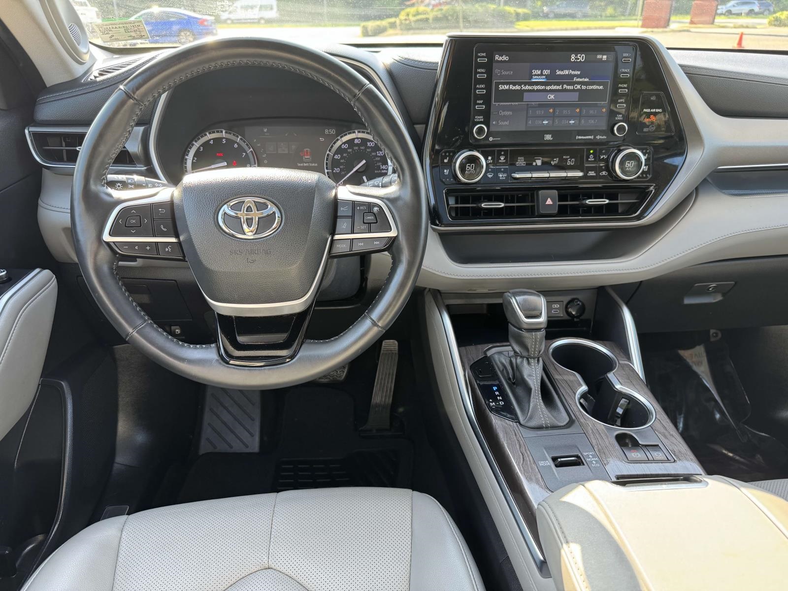 2022 Toyota Highlander Limited photo 2