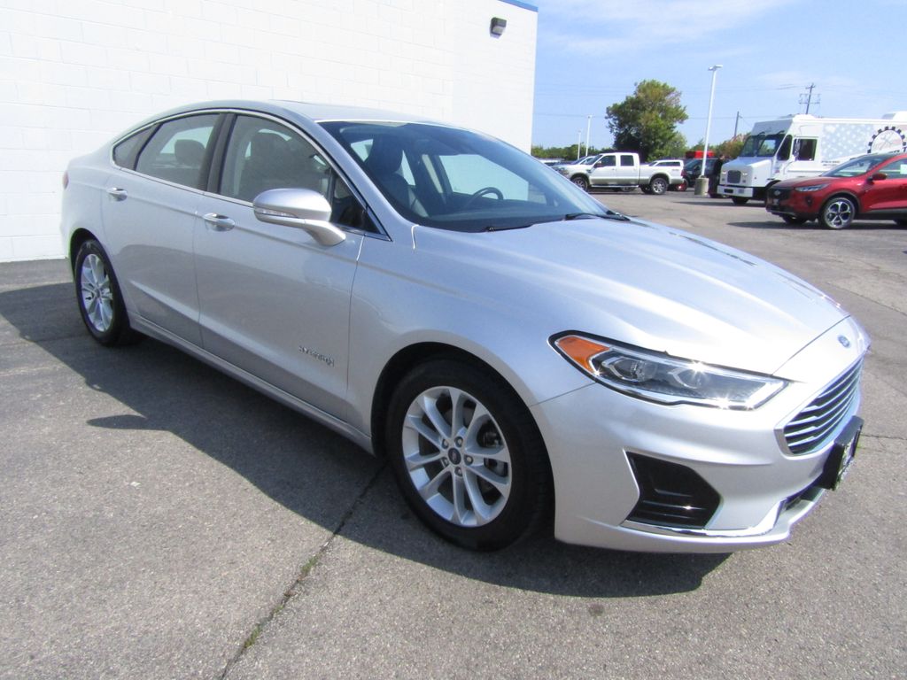 2019 Ford Fusion Hybrid SEL photo 5