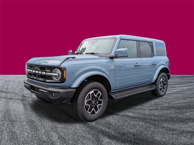 2025 Ford Bronco Outer Banks photo 3