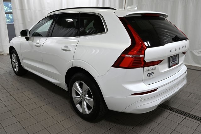 2022 Volvo XC60 B5 Momentum photo 10