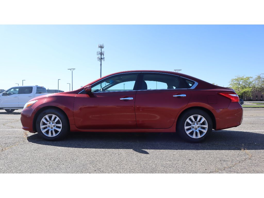 2016 Nissan Altima 2.5 S photo 4