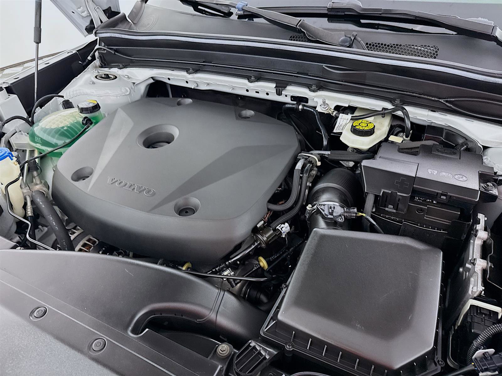 2021 Volvo XC40 T5 R-Design photo 30