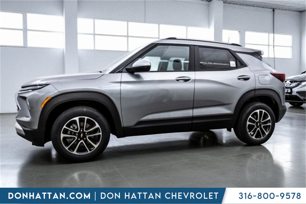 2026 Chevrolet Trailblazer LT photo 2