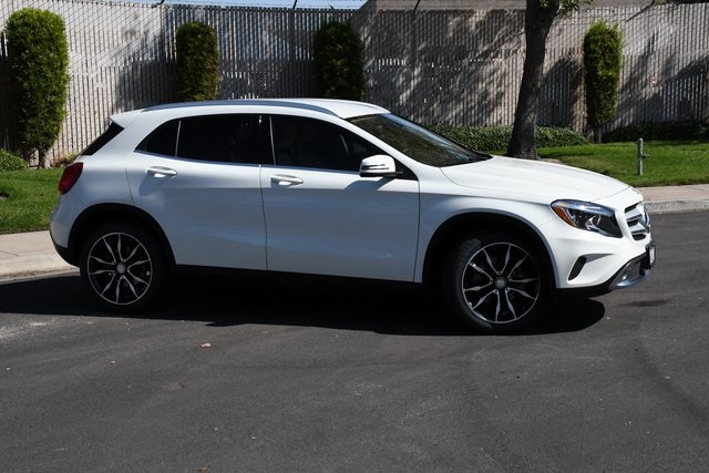 2017 Mercedes Benz GLA 250 photo 3