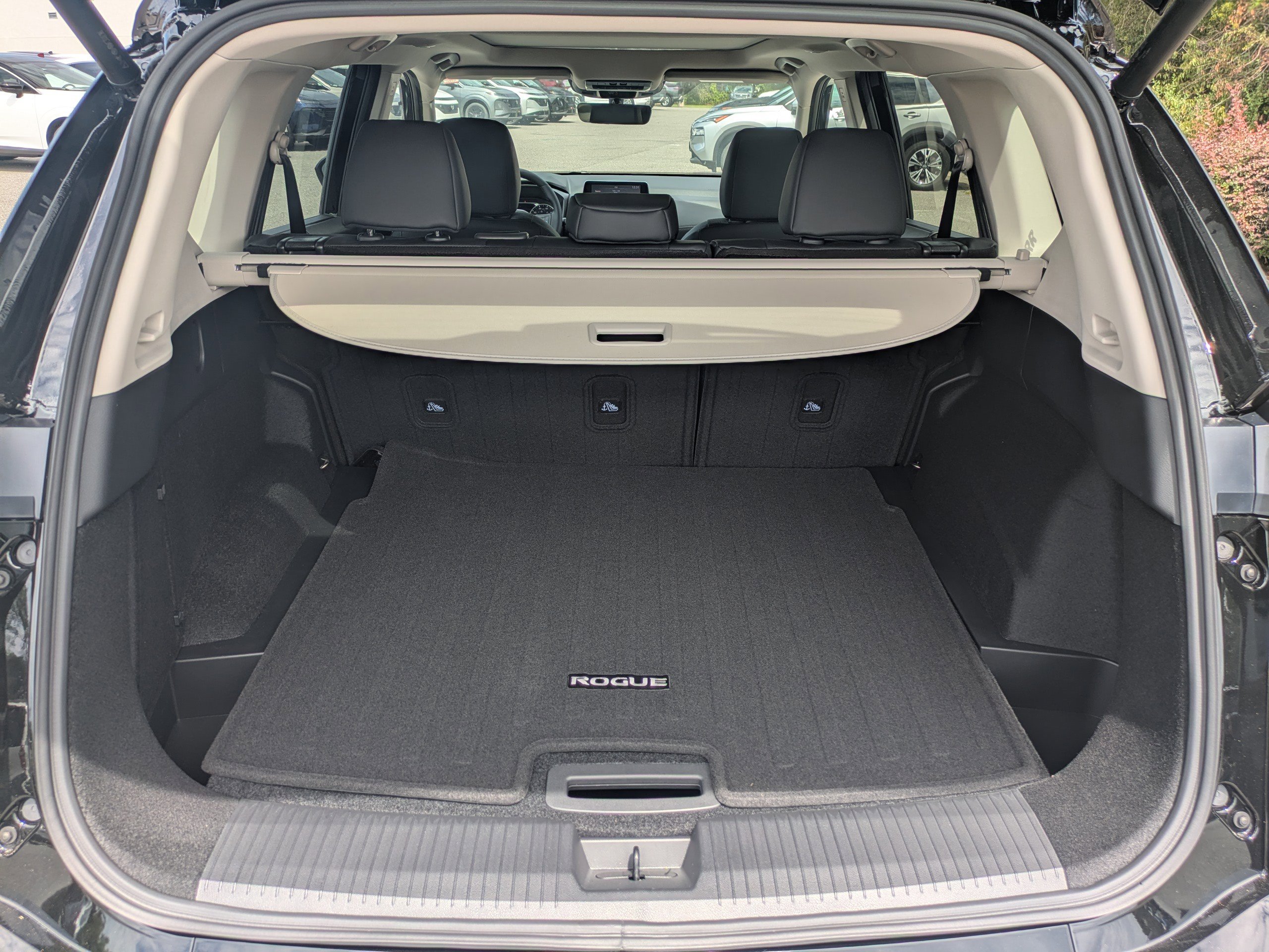 2026 Nissan Rogue SV photo 9