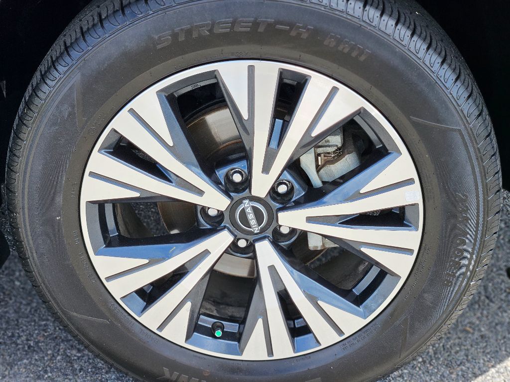 2022 Nissan Rogue SV photo 10