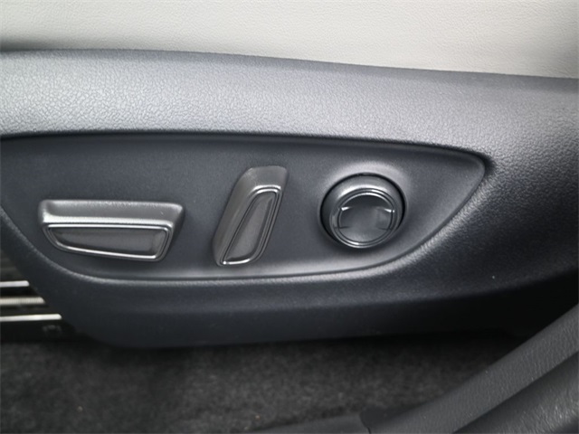 2025 Toyota RAV4 XLE Premium photo 2