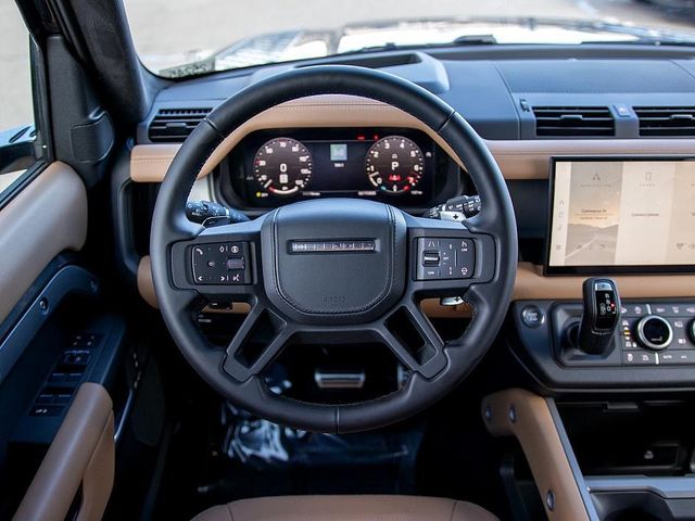 2025 Land Rover Defender 110 V8 photo 12