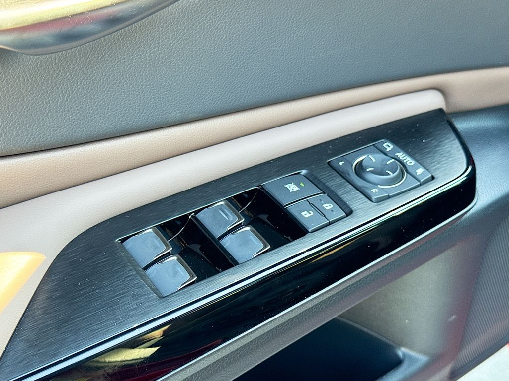 2025 Lexus ES 350 Ultra Luxury photo 20