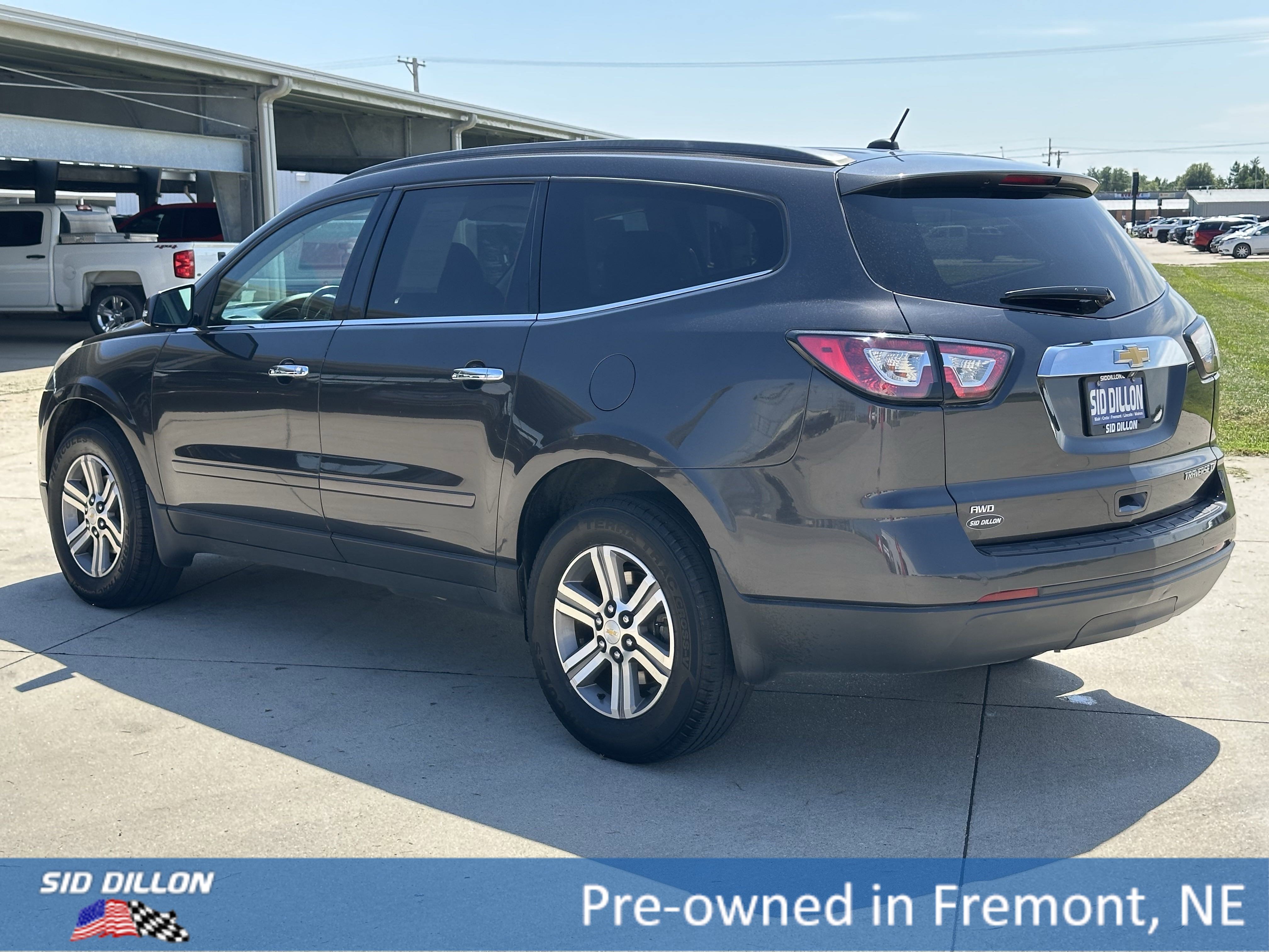 2015 Chevrolet Traverse 2LT photo 5