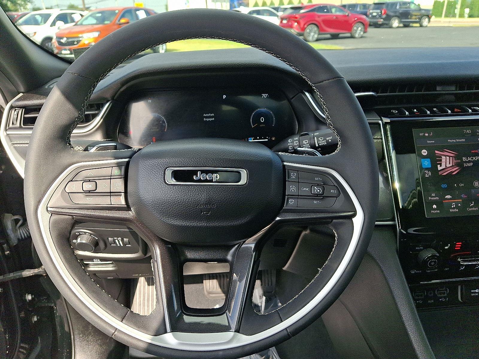 2023 Jeep Grand Cherokee Altitude photo 18