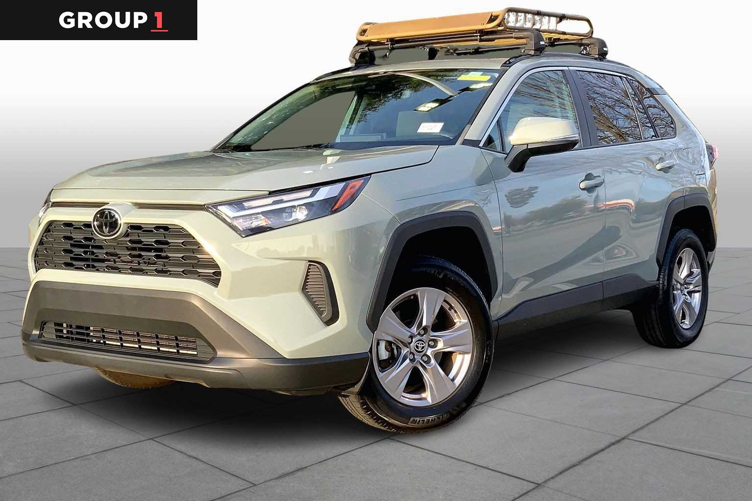 2023 Toyota RAV4 XLE's photo